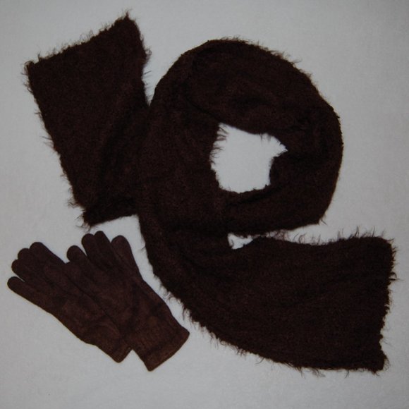 Preston & York Knit Scarf (OS) with Matching Gloves (S) - Picture 3 of 6